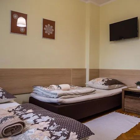 Dom Goscinny Panskie Pola Kolo Szczyrku Affittacamere *