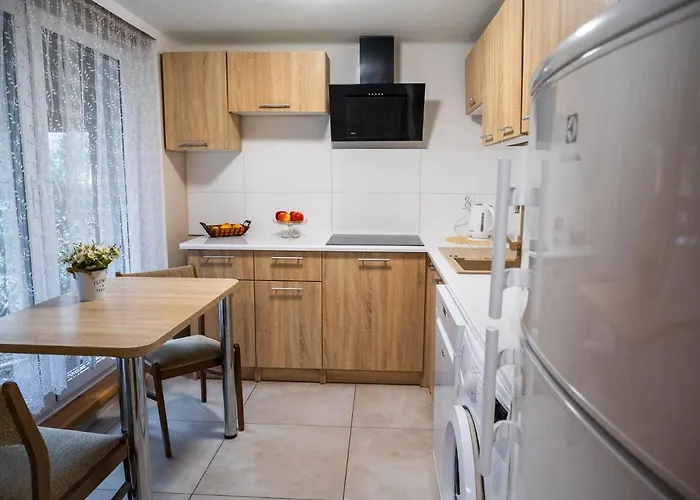 Dom Goscinny Panskie Pola Kolo Szczyrku בית הארחה שצ'צ'ירק