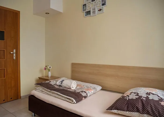 Dom Goscinny Panskie Pola Kolo Szczyrku בית הארחה