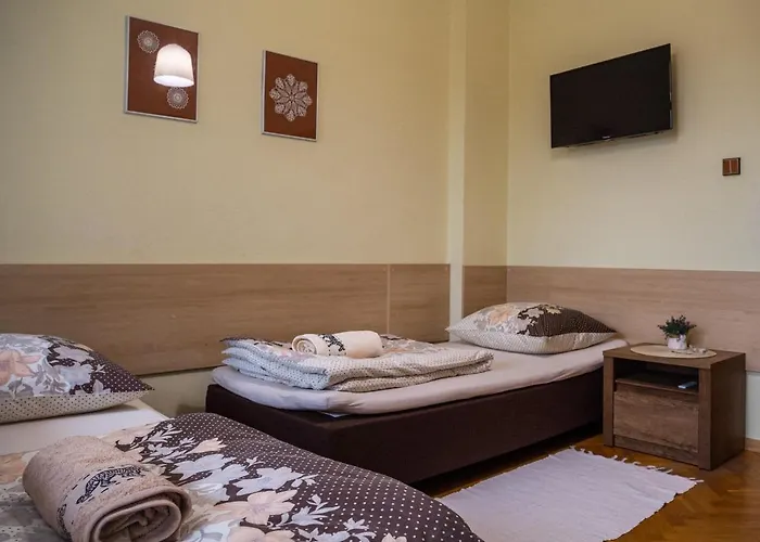 Dom Goscinny Panskie Pola Kolo Szczyrku בית הארחה *